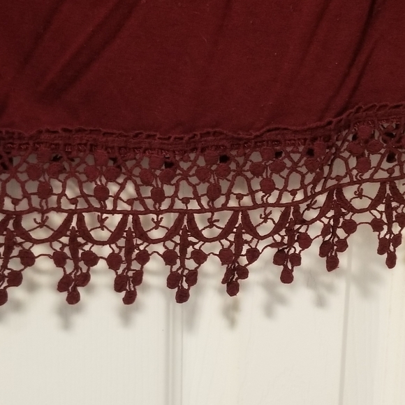 Rue 21 Burgundy boxy top, M - Picture 3 of 4